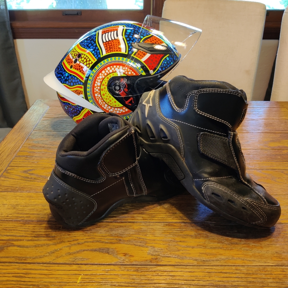 Alpinestars short motorcycle boots